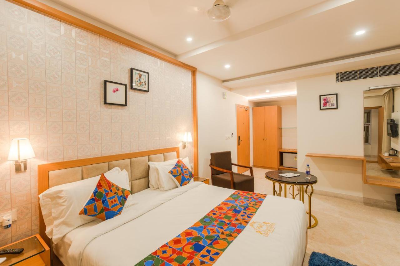 Kvr Capitol Suites Vijayawāda Exterior foto